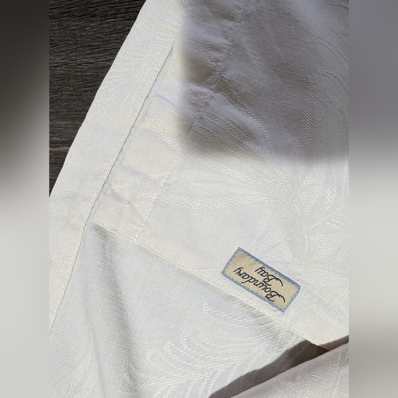 Boundary Bay large silk button down short sleeve shirt. Butter Colour - Picture 4 of 5